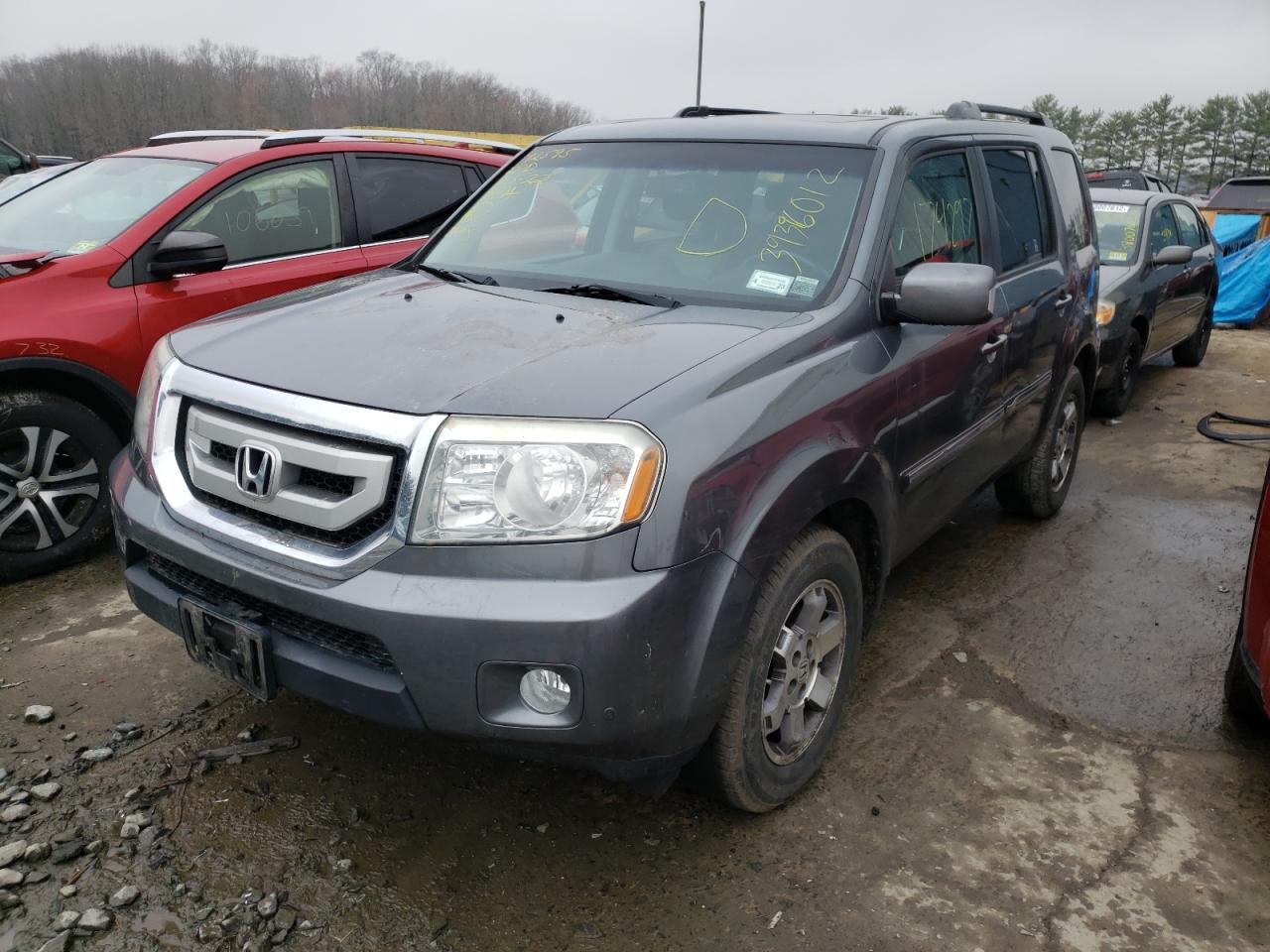 Фото 2 с аукциона – 2011 HONDA PILOT TOUR с VIN 5FNYF4H99BB092595