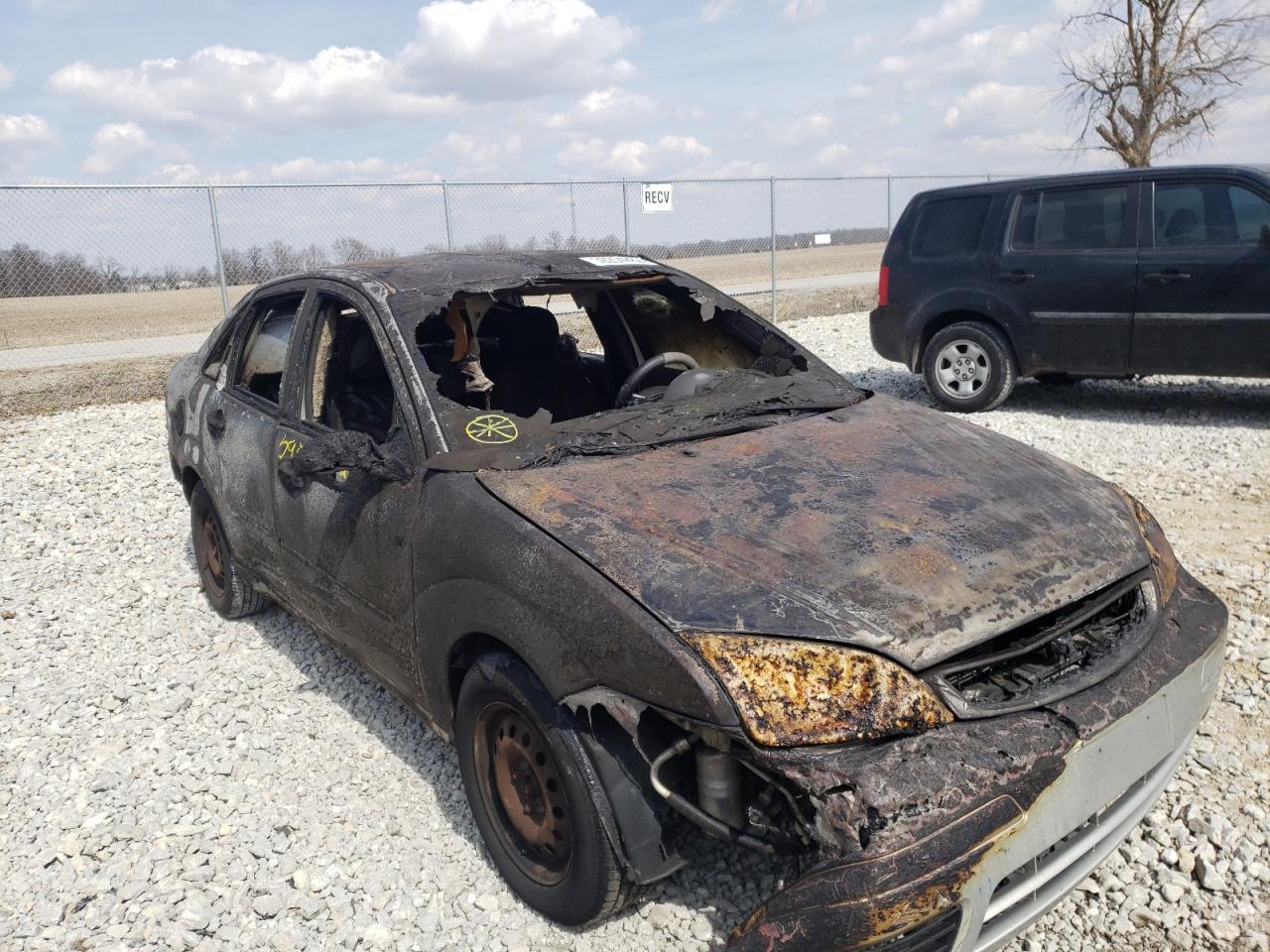 Photo 9 from auction – 2005 FORD FOCUS ZX4 with VIN 1FAFP34N95W246830