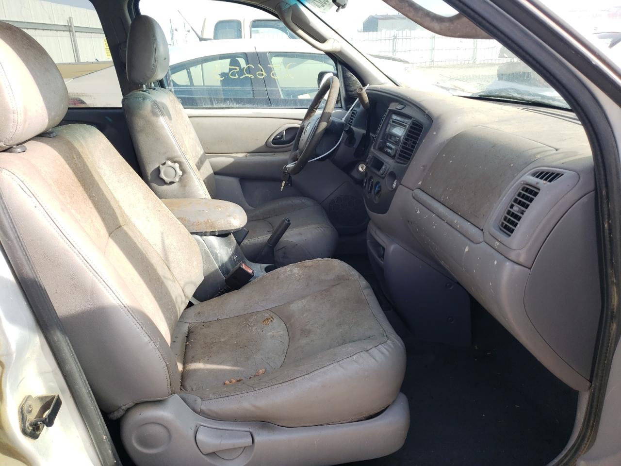 Photo 5 from auction – 2002 MAZDA TRIBUTE LX with VIN 4F2YU081X2KM08971