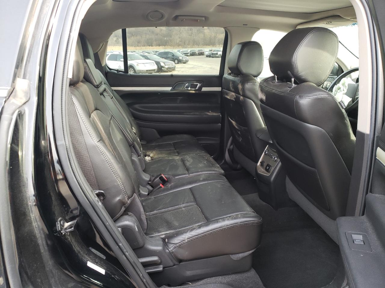 Photo 6 from auction – 2012 LINCOLN MKT with VIN 2LMHJ5AT9CBL51823