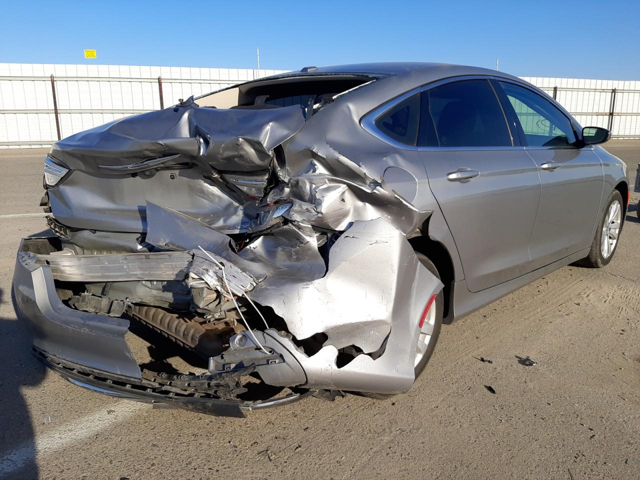 Photo 4 from auction – 2016 CHRYSLER 200 LIMITE with VIN 1C3CCCAB4GN160566