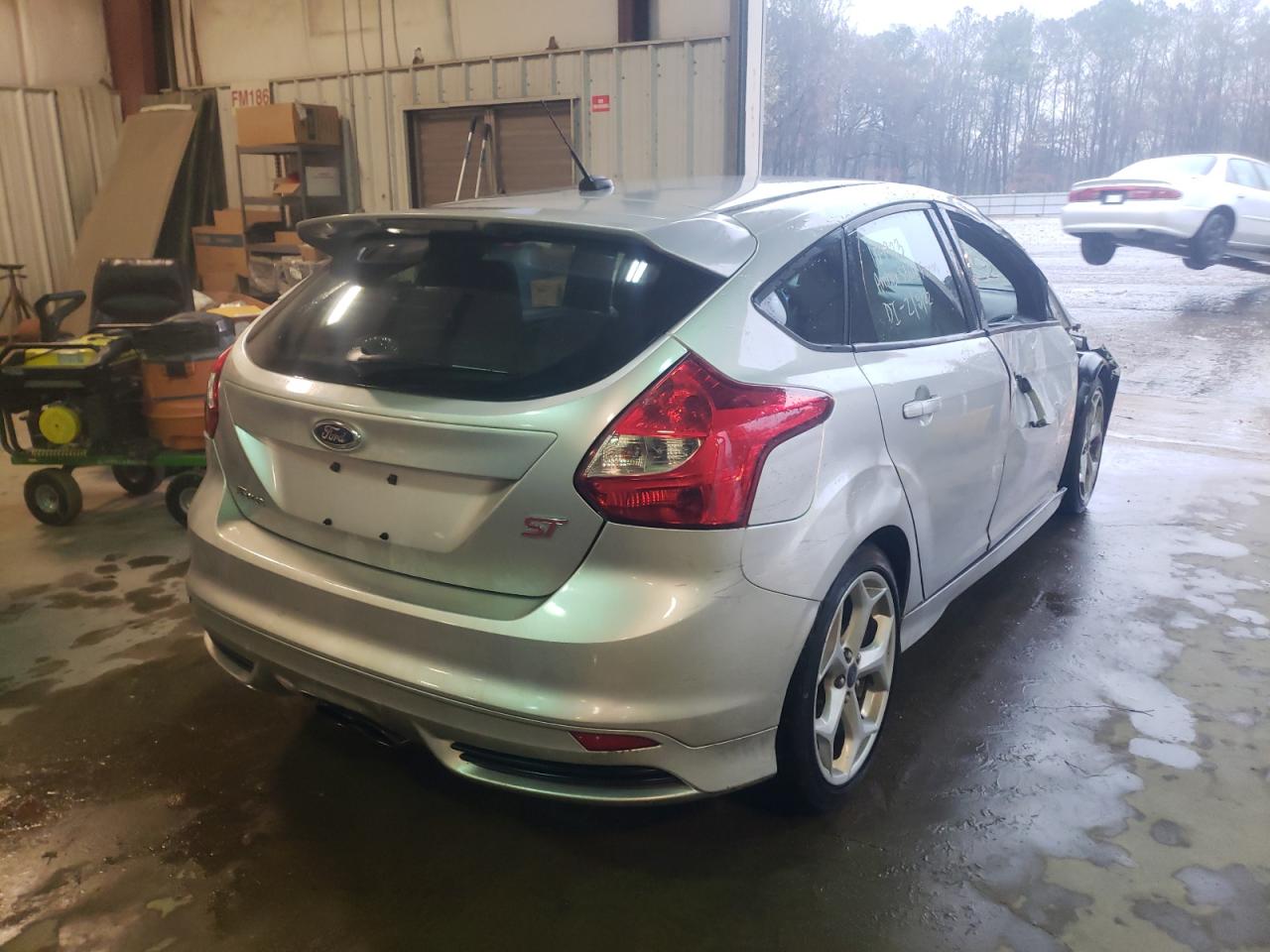 Photo 4 from auction – 2014 FORD FOCUS ST with VIN 1FADP3L94EL372770