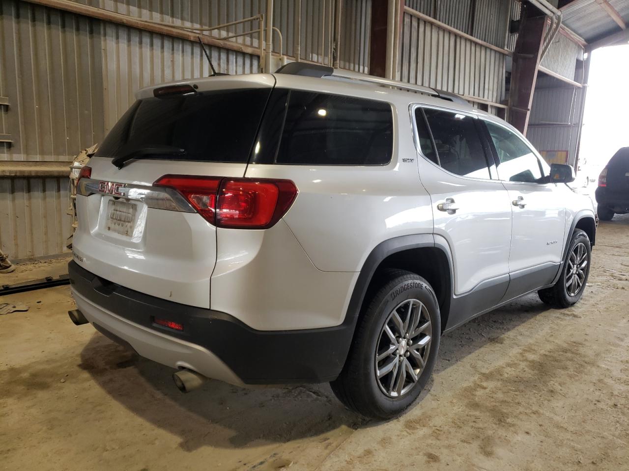 Photo 4 from auction – 2017 GMC ACADIA SLT with VIN 1GKKNMLS6HZ256105