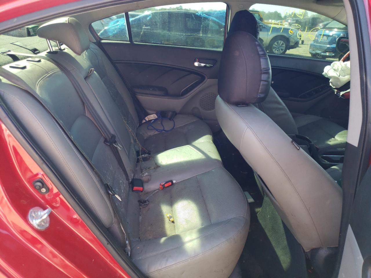 Photo 6 from auction – 2014 KIA FORTE EX with VIN KNAFZ4A84E5083676