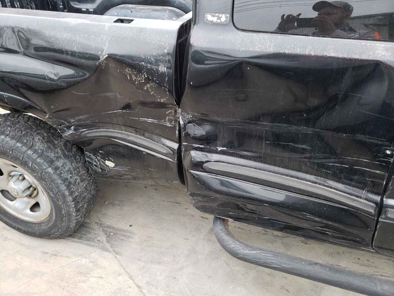 Photo 9 from auction – 1998 DODGE RAM 1500 with VIN 3B7HC12Y2WG117165