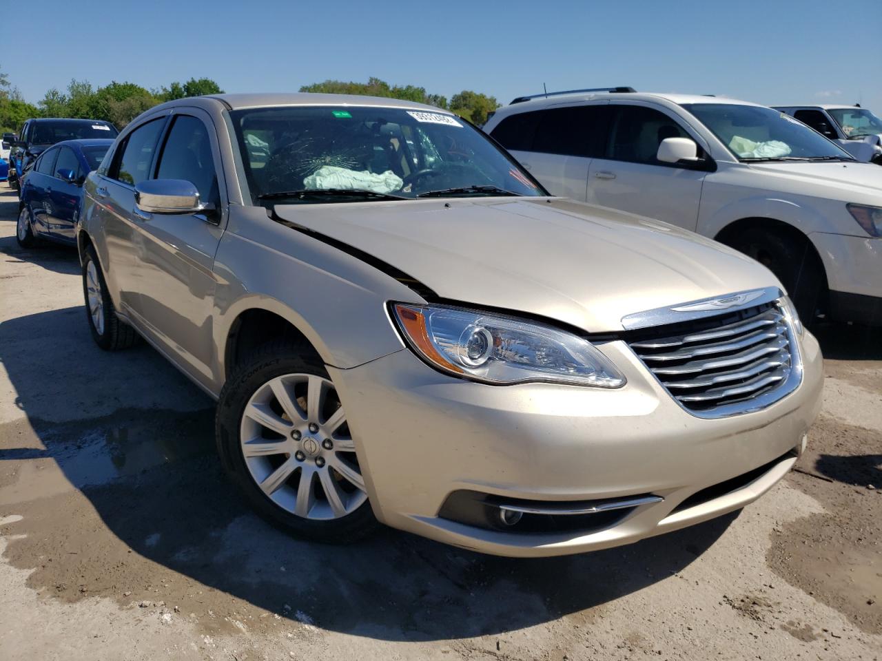 CHRYSLER 200 LIMITE 2014 with VIN 1C3CCBCG2EN158752 - Photo from auction
