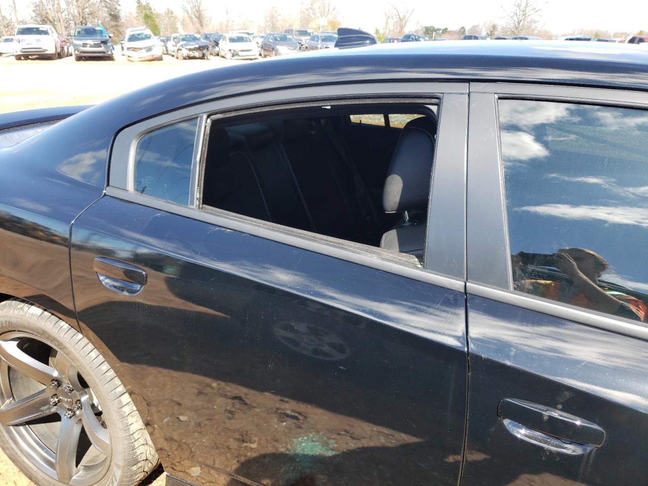 Photo 9 from auction – 2018 DODGE CHARGER SR with VIN 2C3CDXL97JH328599