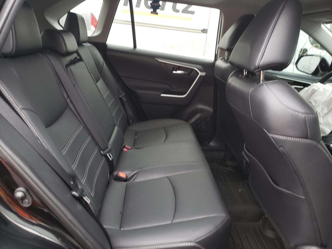 Photo 6 from auction – 2021 TOYOTA RAV4 XLE P with VIN 2T3A1RFV5MC210668