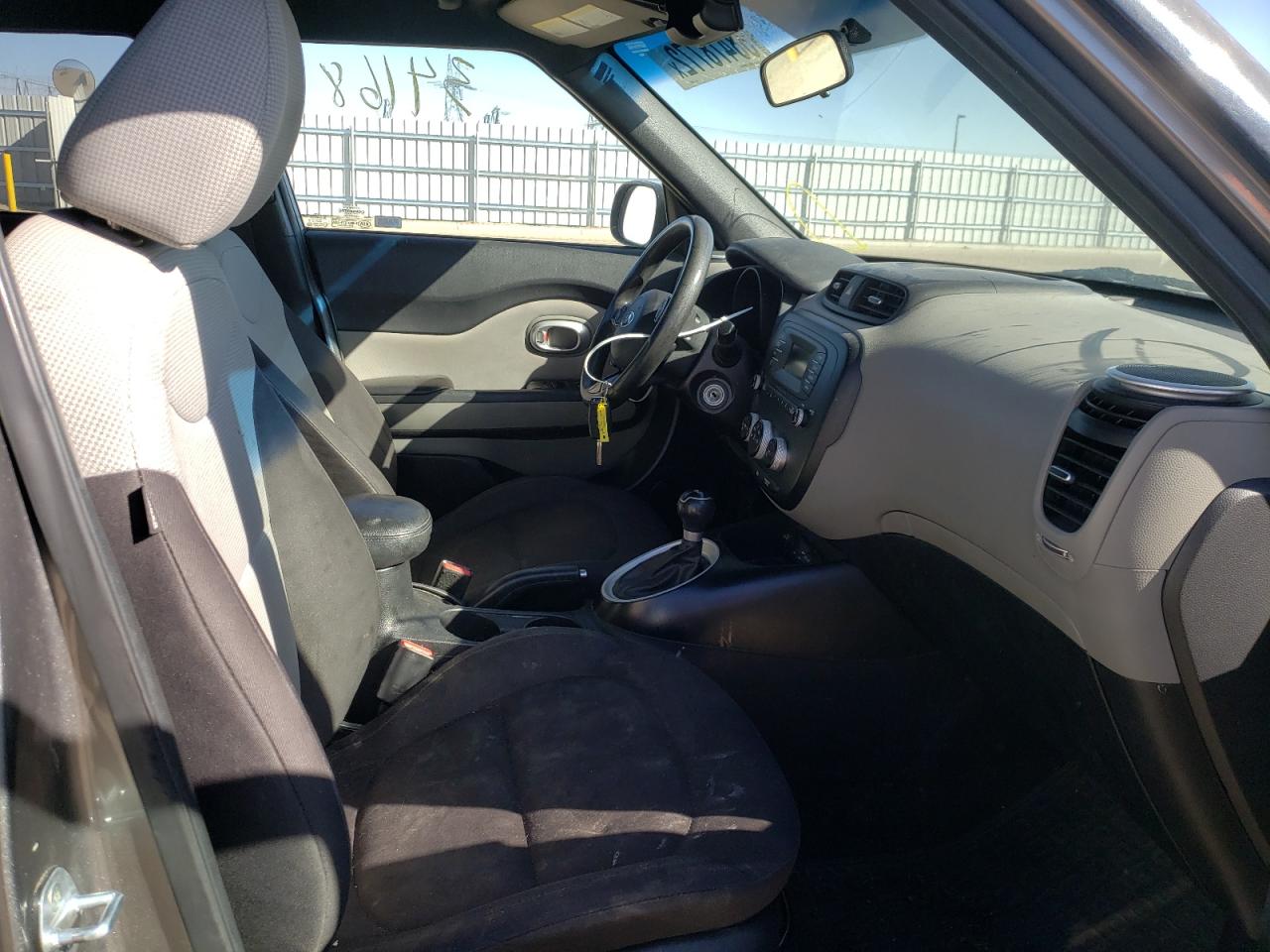 Photo 5 from auction – 2015 KIA SOUL with VIN KNDJN2A25F7230697