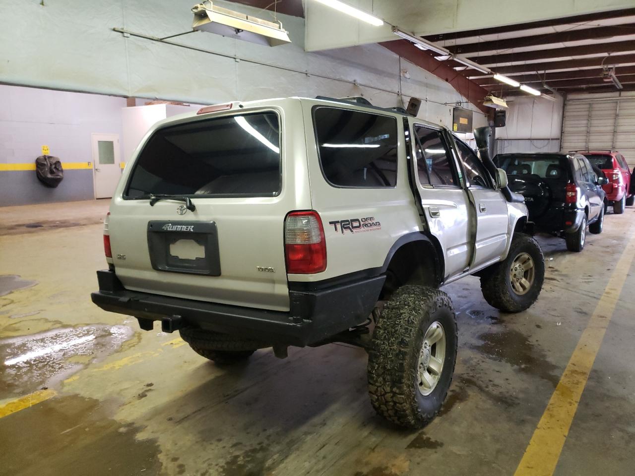 Photo 4 from auction – 1998 TOYOTA 4RUNNER SR with VIN JT3HN86R9W0144037