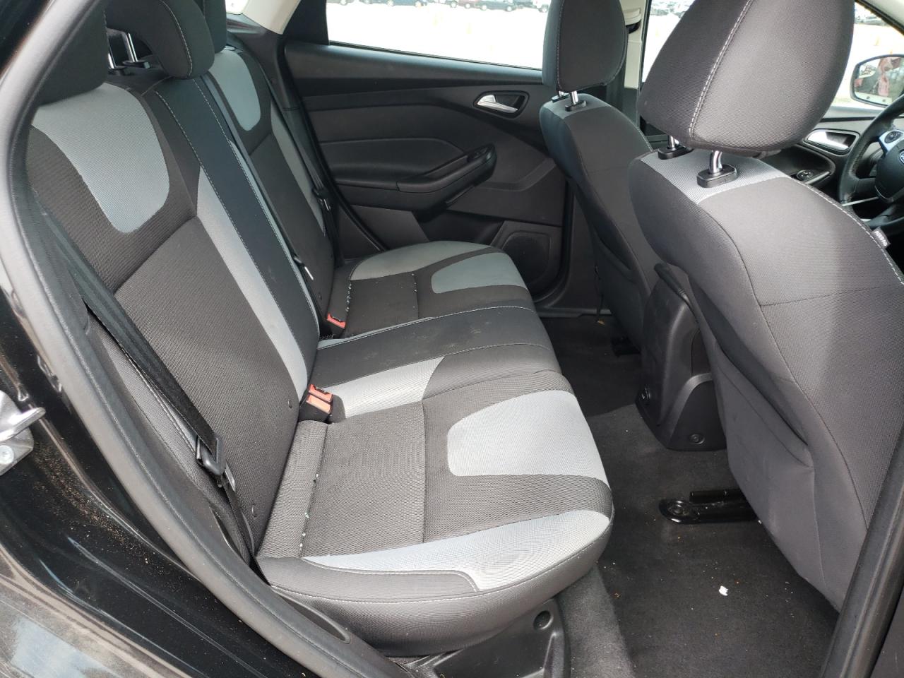Photo 6 from auction – 2014 FORD FOCUS SE with VIN 1FADP3K22EL398336