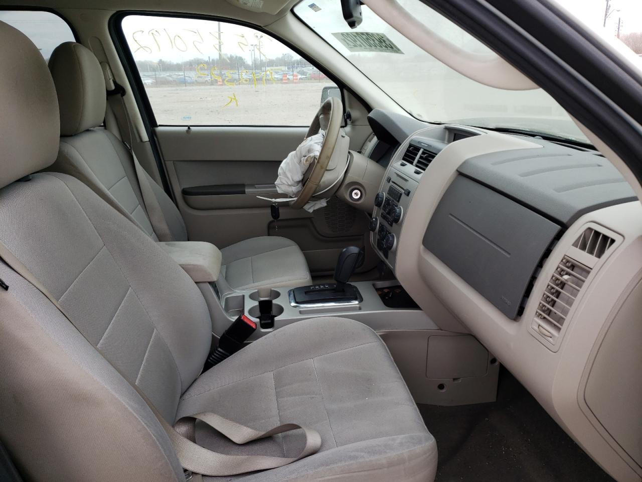 Photo 5 from auction – 2011 FORD ESCAPE XLT with VIN 1FMCU0DG5BKA42322