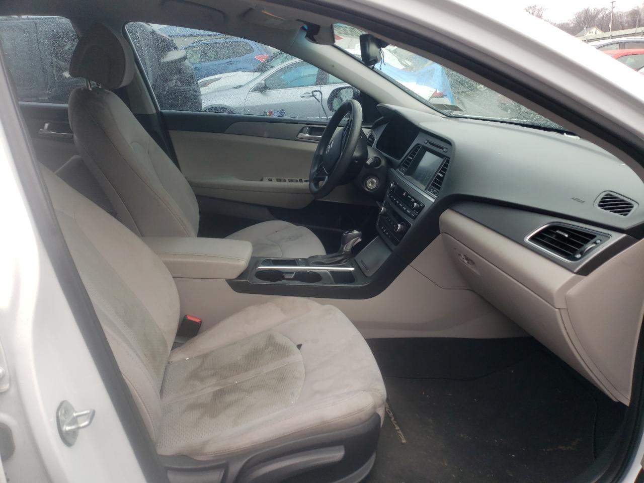 Photo 5 from auction – 2016 HYUNDAI SONATA SE with VIN 5NPE24AF4GH274955