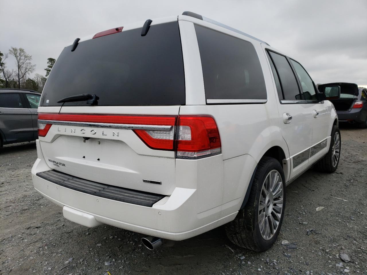 Photo 4 from auction – 2015 LINCOLN NAVIGATOR with VIN 5LMJJ2JT2FEJ09151