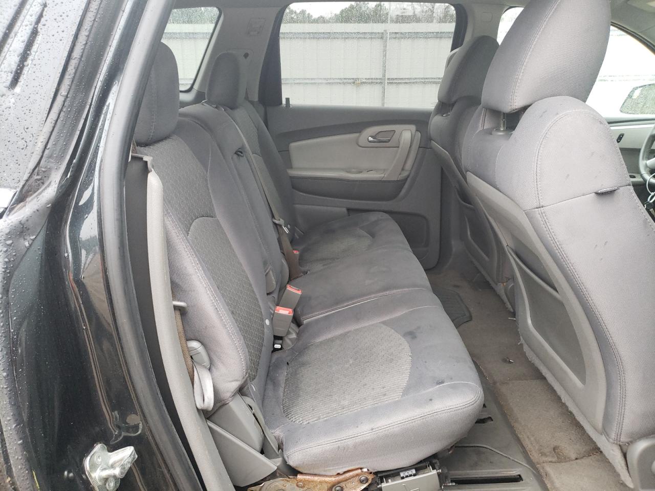Photo 6 from auction – 2010 CHEVROLET TRAVERSE L with VIN 1GNLVFED2AS138438