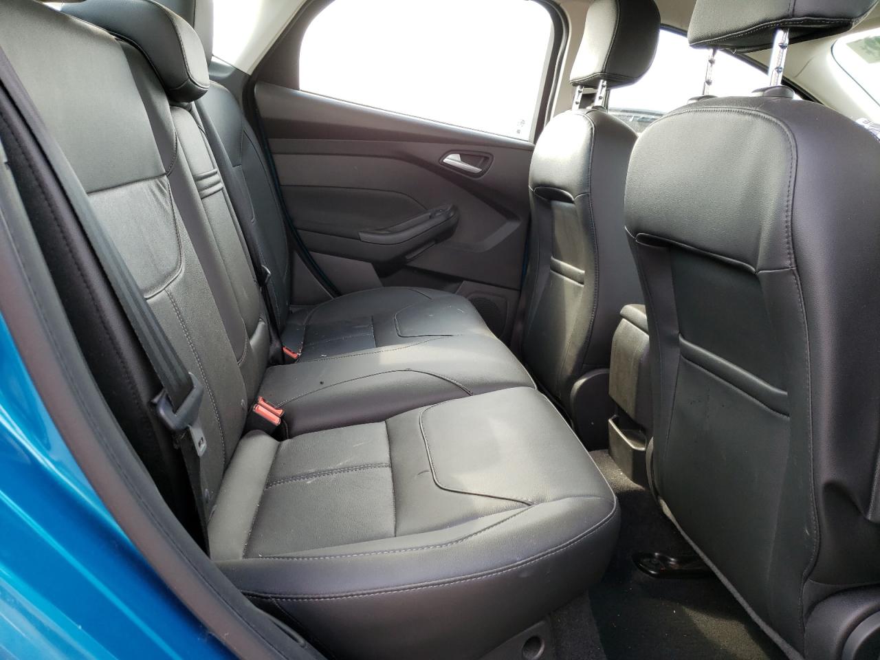 Photo 6 from auction – 2016 FORD FOCUS SE with VIN 1FADP3F24GL280950