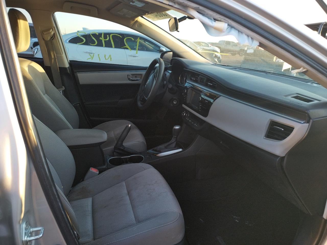 Photo 5 from auction – 2015 TOYOTA COROLLA L with VIN 5YFBURHE8FP272196