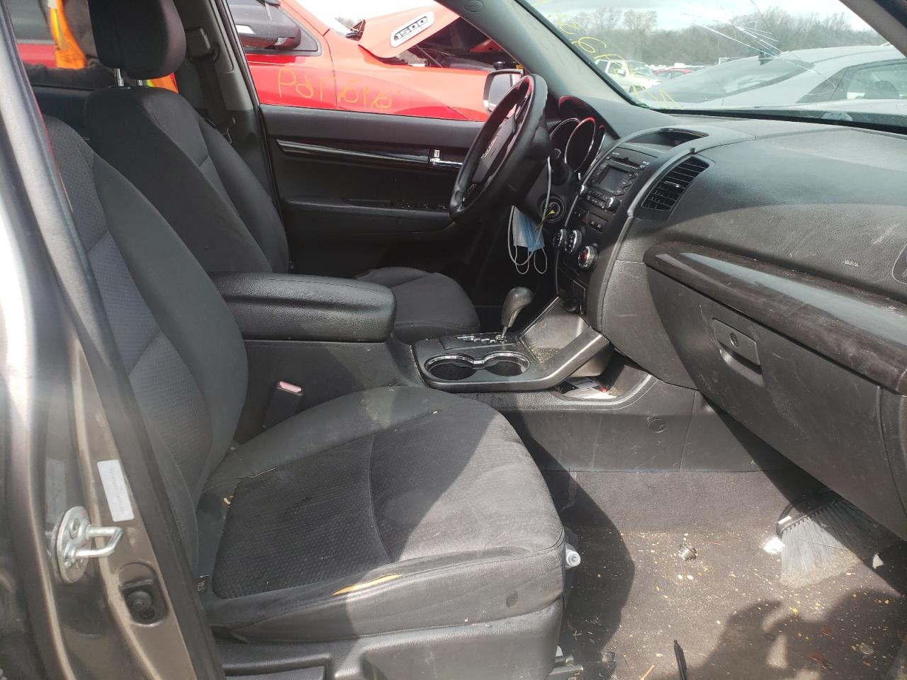 Photo 5 from auction – 2012 KIA SORENTO BA with VIN 5XYKTDA27CG291859