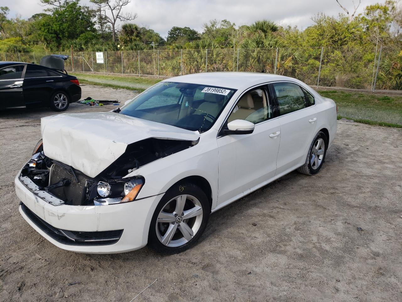 Photo 2 from auction – 2015 VOLKSWAGEN PASSAT SE with VIN 1VWBT7A32FC070332