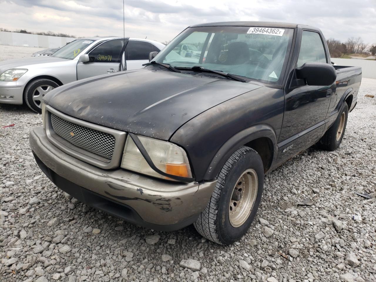 Photo 2 from auction – 1998 GMC SONOMA with VIN 1GTCS1446WK526401