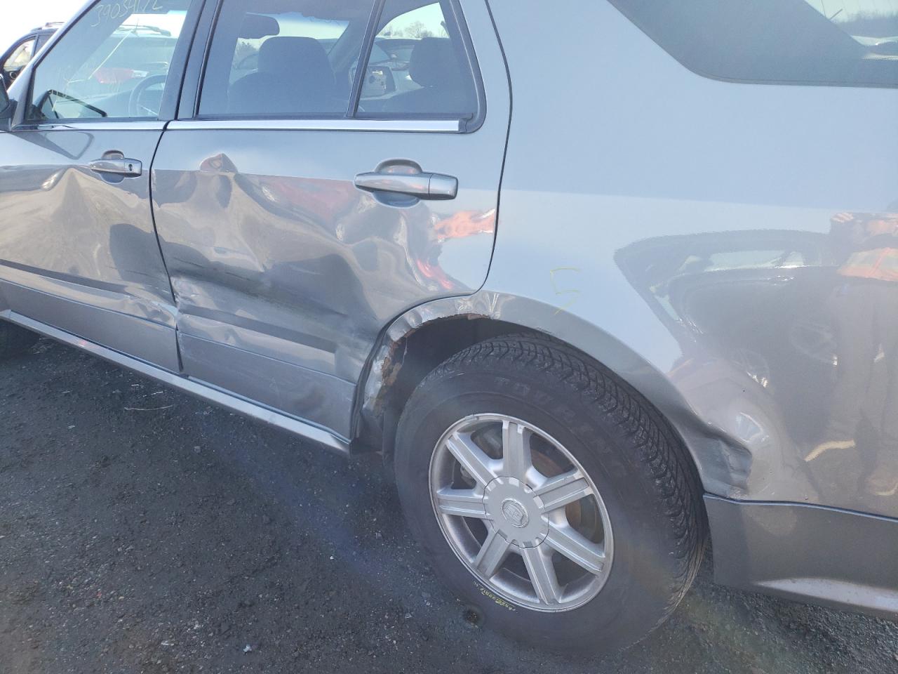 Photo 9 from auction – 2005 CADILLAC SRX with VIN 1GYEE637950151231
