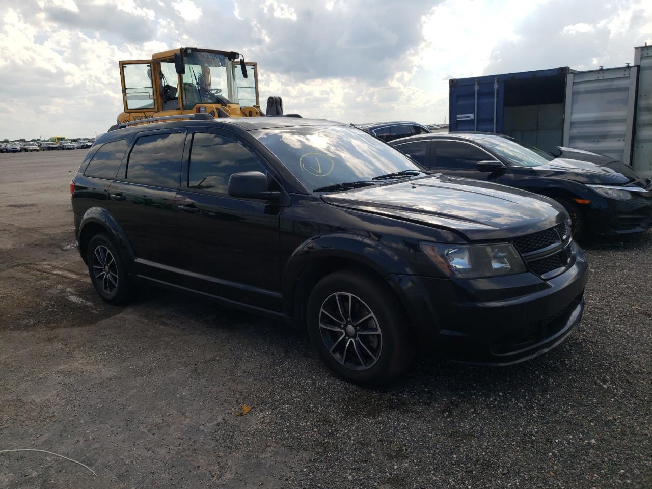 DODGE JOURNEY SE 2017 with VIN 3C4PDCAB2HT577485 - Photo from auction