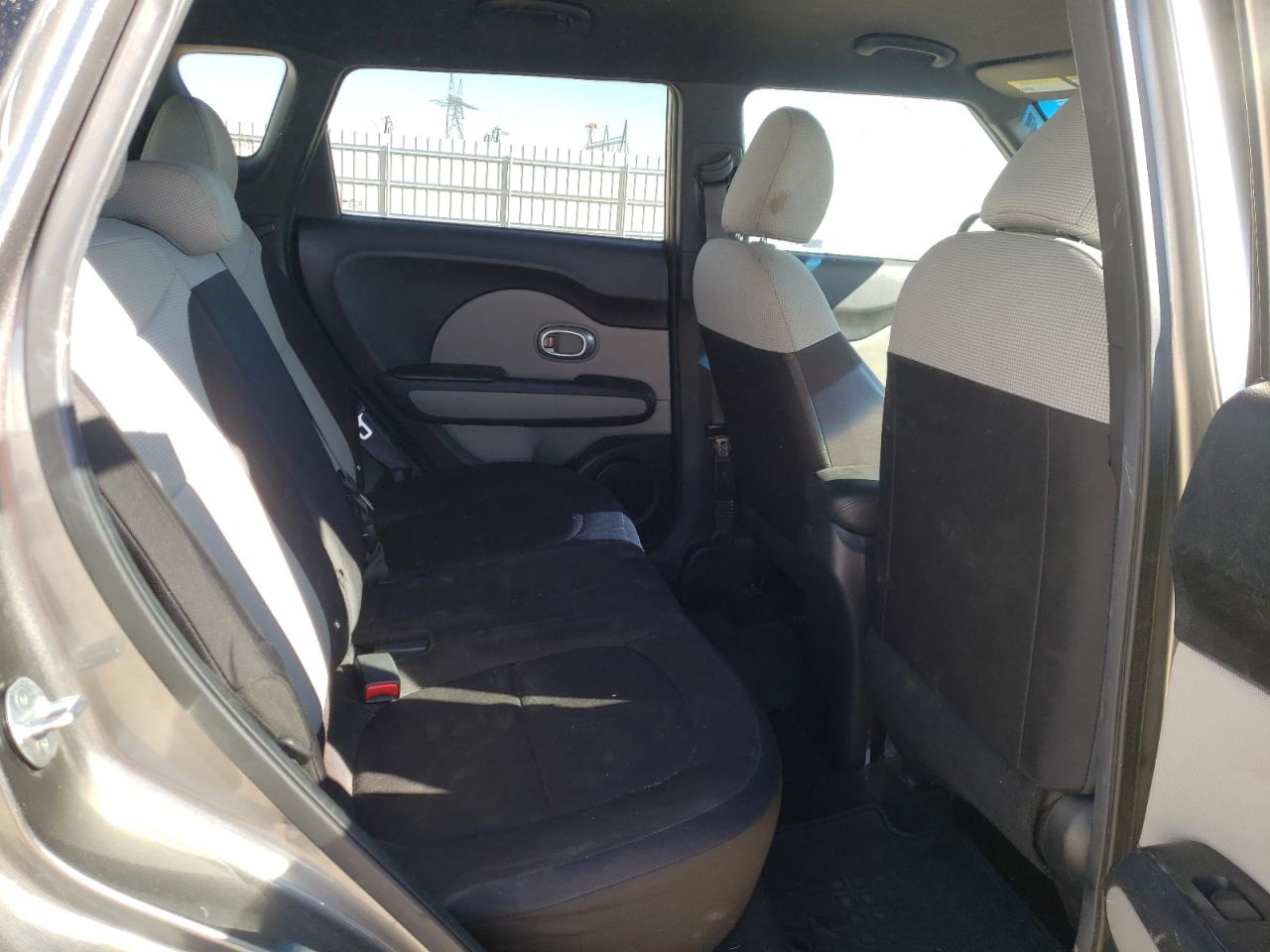 Photo 6 from auction – 2015 KIA SOUL with VIN KNDJN2A25F7230697