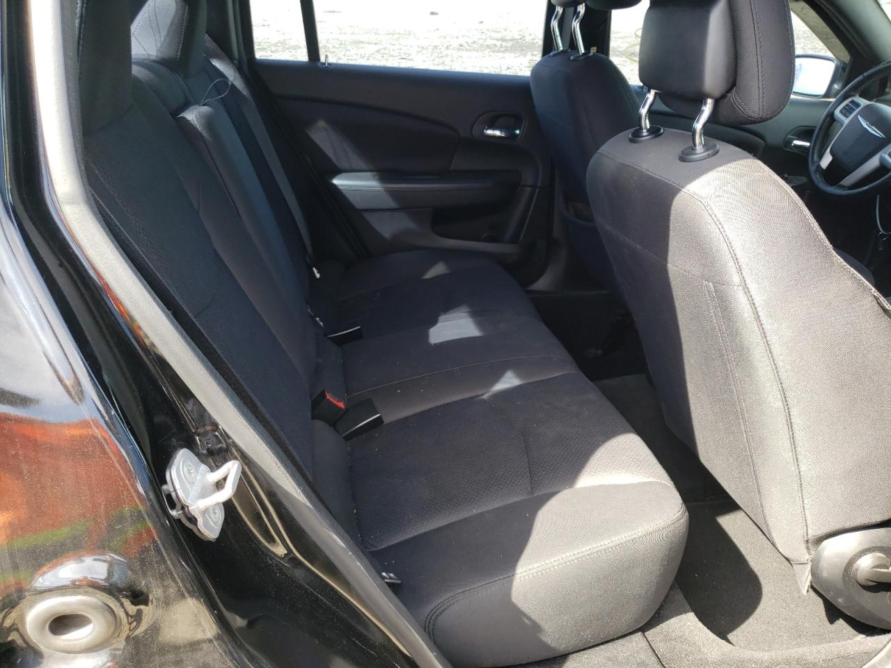 Photo 6 from auction – 2013 CHRYSLER 200 TOURIN with VIN 1C3CCBBB9DN580408