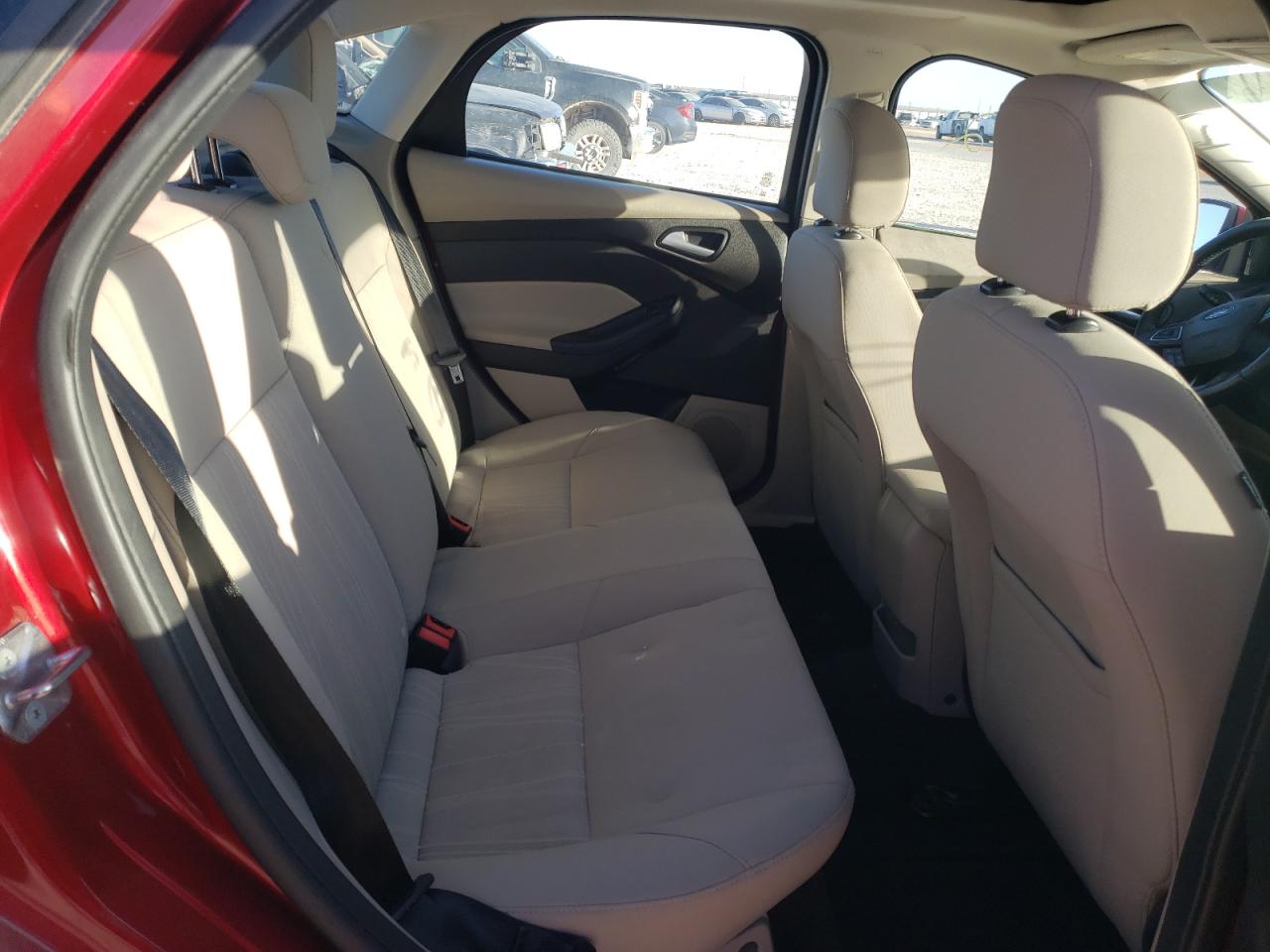 Photo 6 from auction – 2015 FORD FOCUS SE with VIN 1FADP3F22FL381953