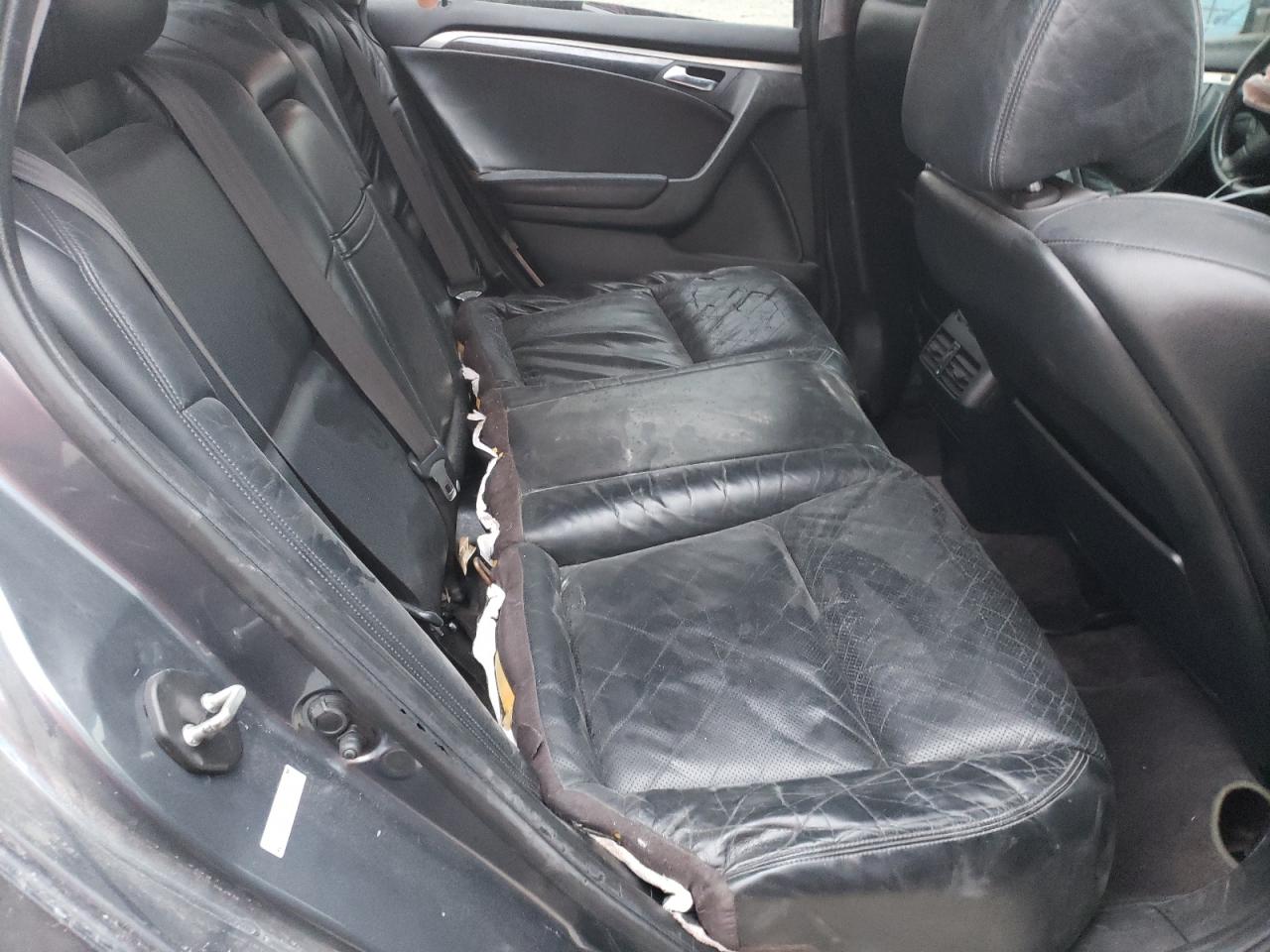 Photo 6 from auction – 2004 ACURA TL with VIN 19UUA66204A065006