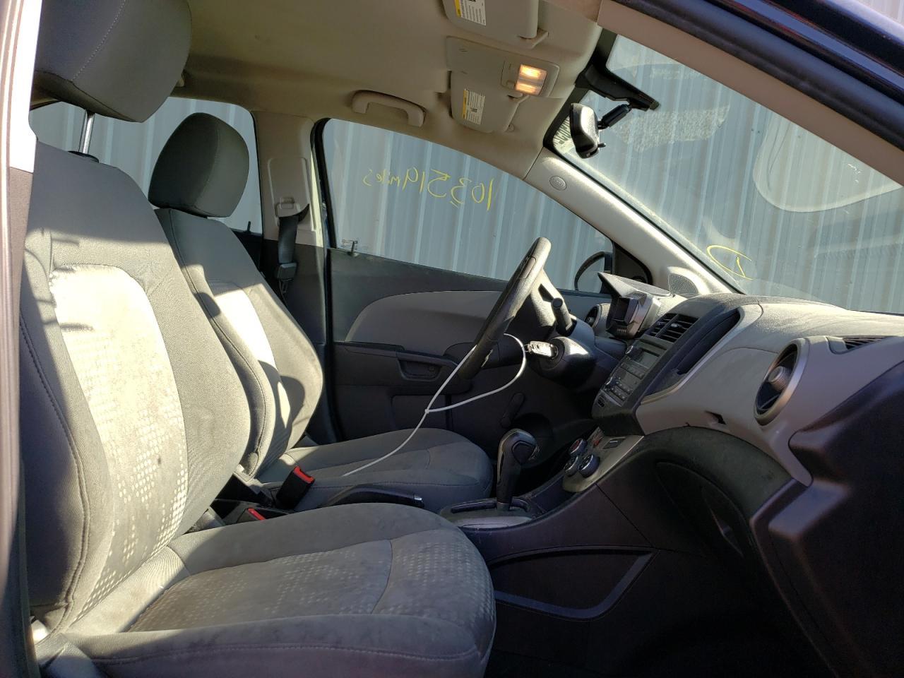 Photo 5 from auction – 2015 CHEVROLET SONIC LS with VIN 1G1JA5SH1F4125780