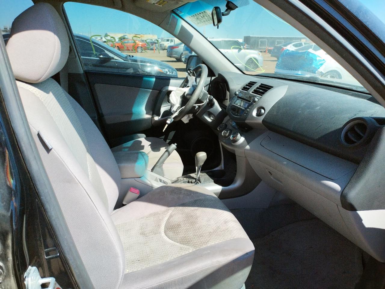 Photo 5 from auction – 2008 TOYOTA RAV4 with VIN JTMZD33V686074715