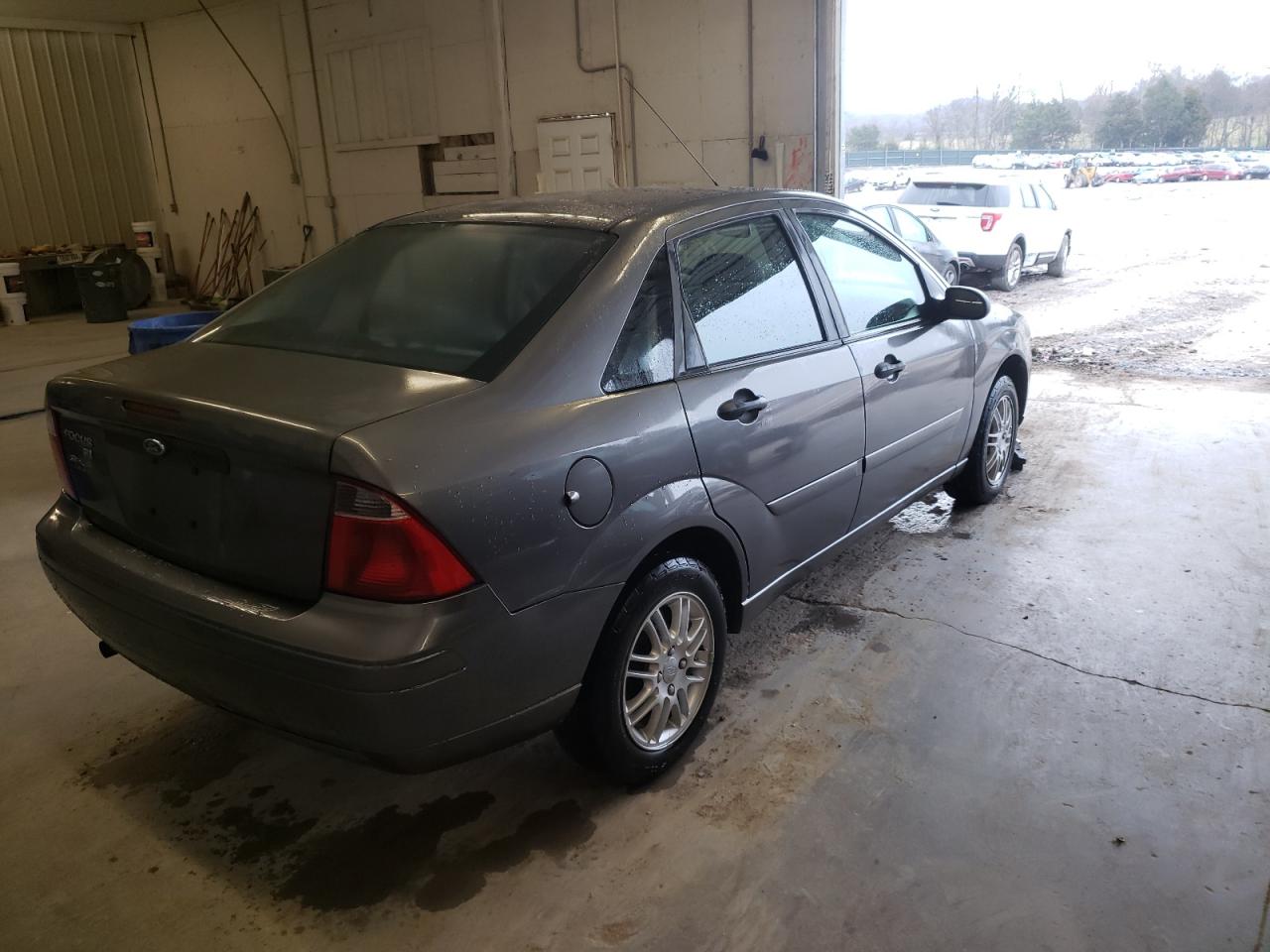 Photo 4 from auction – 2007 FORD FOCUS ZX4 with VIN 1FAFP34N57W254698