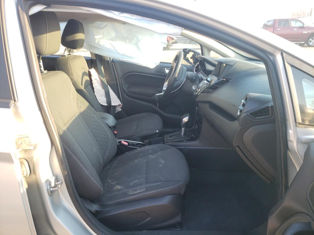 Photo 5 from auction – 2016 FORD FIESTA SE with VIN 3FADP4EJ0GM165839