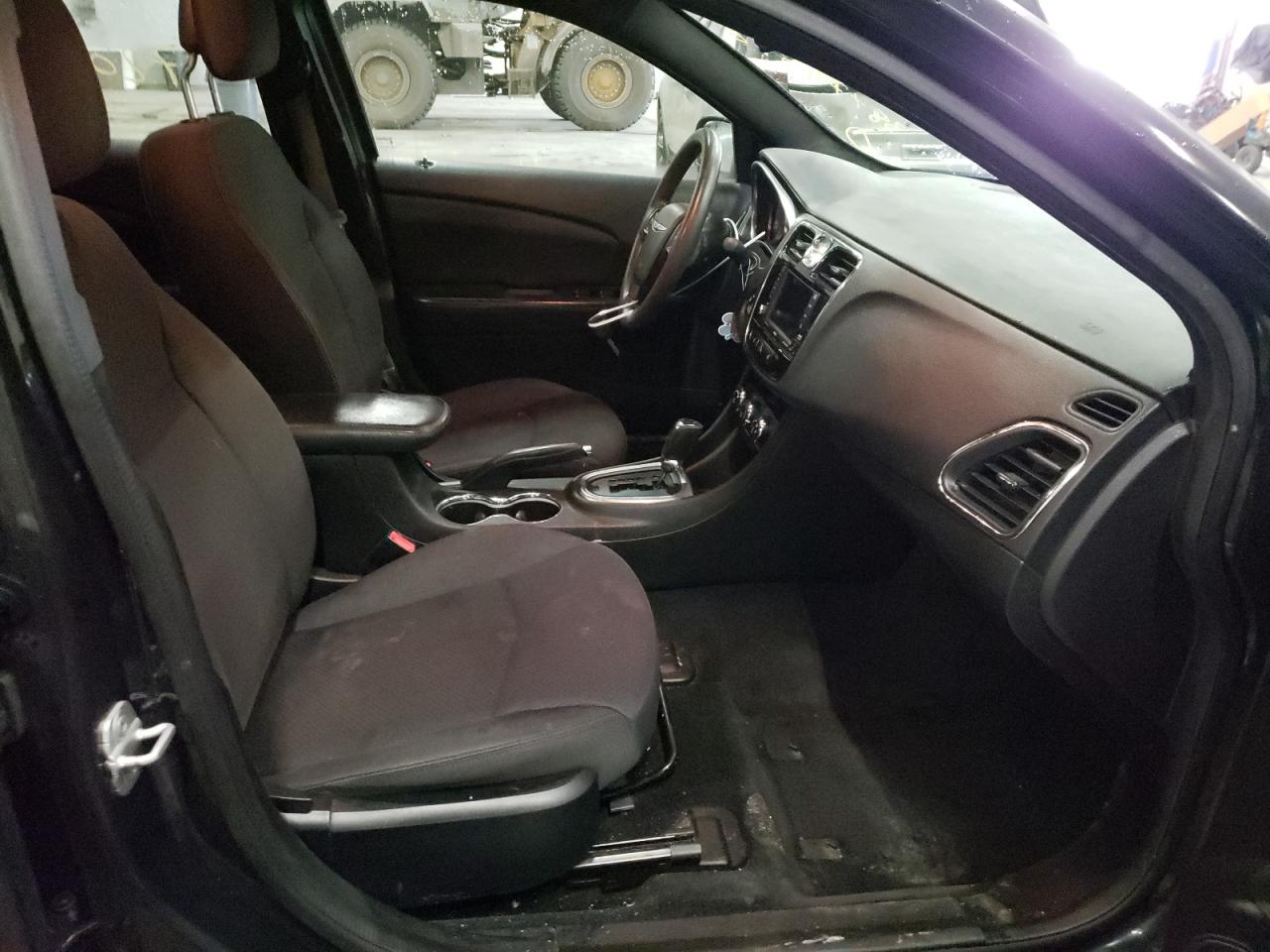 Photo 5 from auction – 2014 CHRYSLER 200 LX with VIN 1C3CCBAG7EN149886