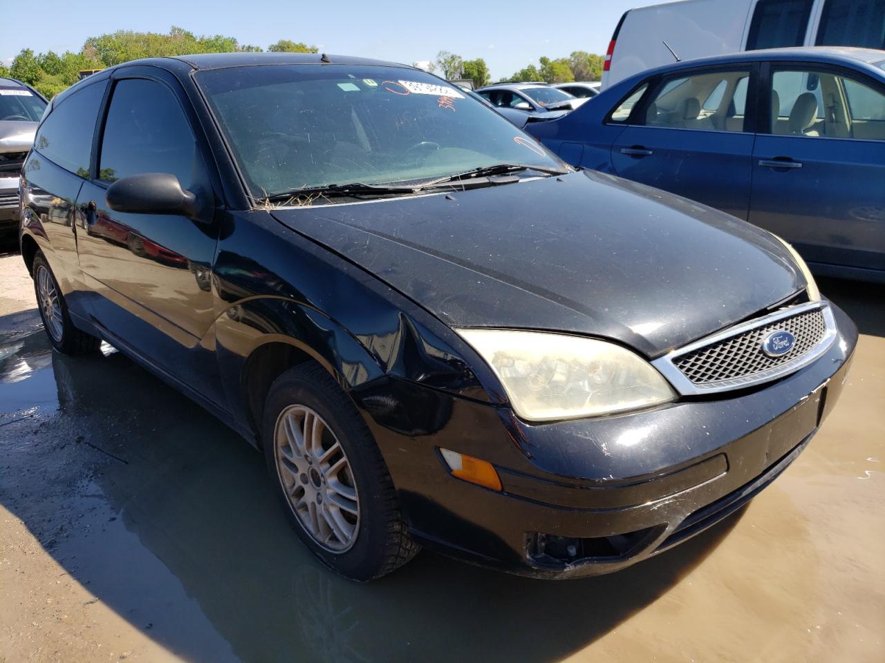 FORD FOCUS ZX3 2007 with VIN 1FAFP31N77W348716 - Photo from auction