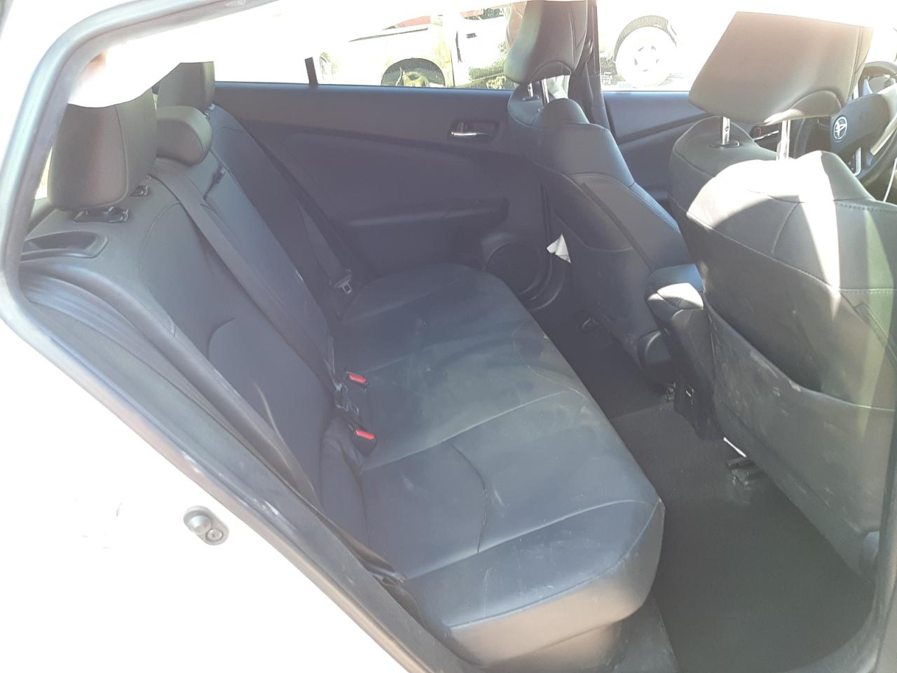 Photo 6 from auction – 2016 TOYOTA PRIUS with VIN JTDKARFU3G3521503