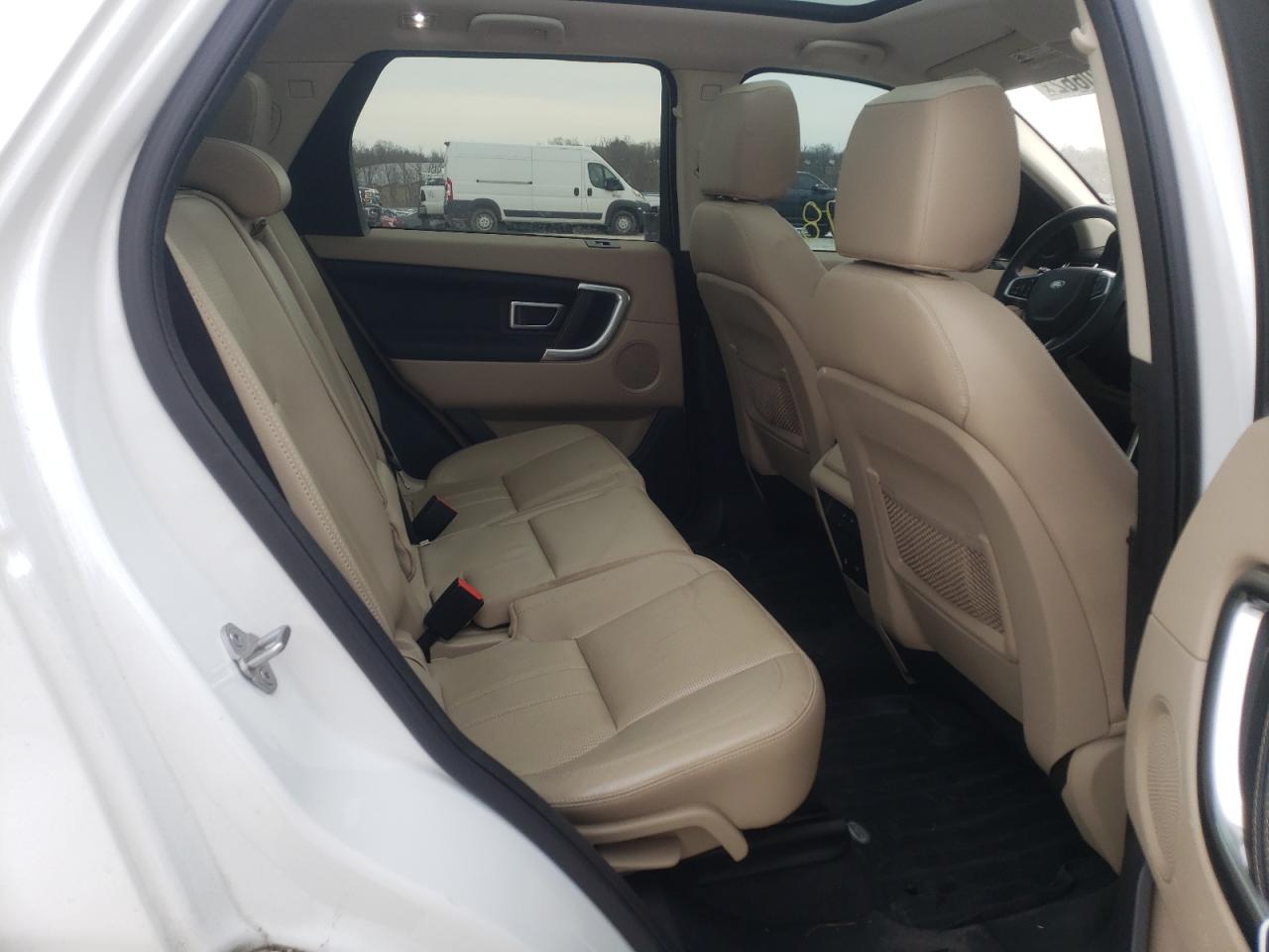 Photo 6 from auction – 2017 LAND ROVER DISCOVERY with VIN SALCR2BG9HH680673