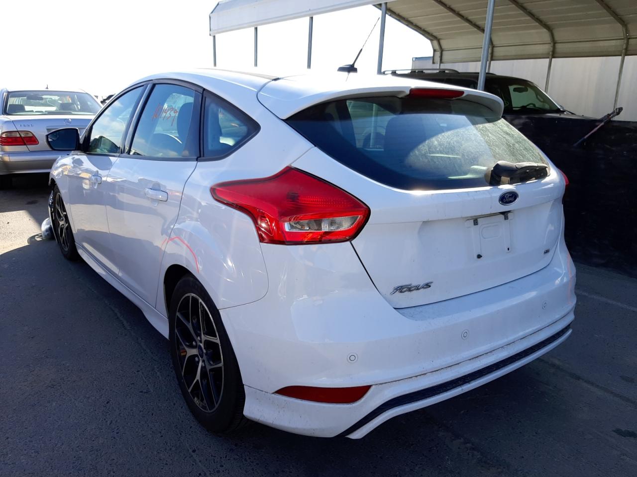 Photo 3 from auction – 2015 FORD FOCUS SE with VIN 1FADP3K20FL221771