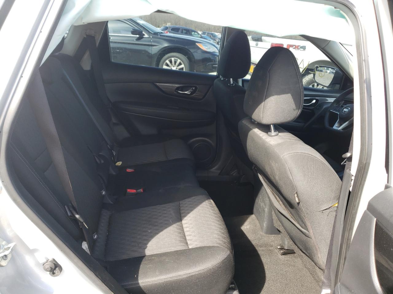 Photo 6 from auction – 2017 NISSAN ROGUE S with VIN KNMAT2MT3HP598406
