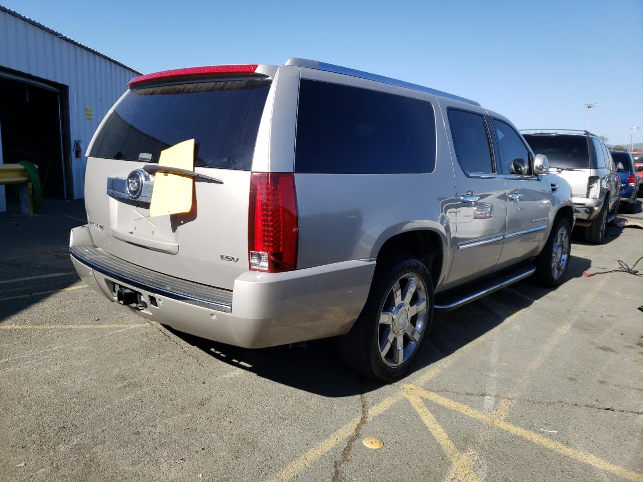 Photo 4 from auction – 2007 CADILLAC ESCALADE E with VIN 1GYFK668X7R245456