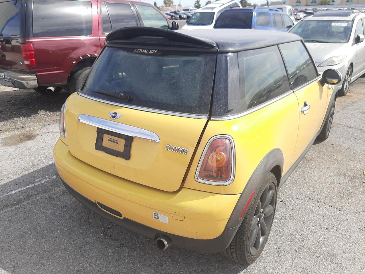 Photo 4 from auction – 2007 MINI COOPER with VIN WMWMF33547TT53081