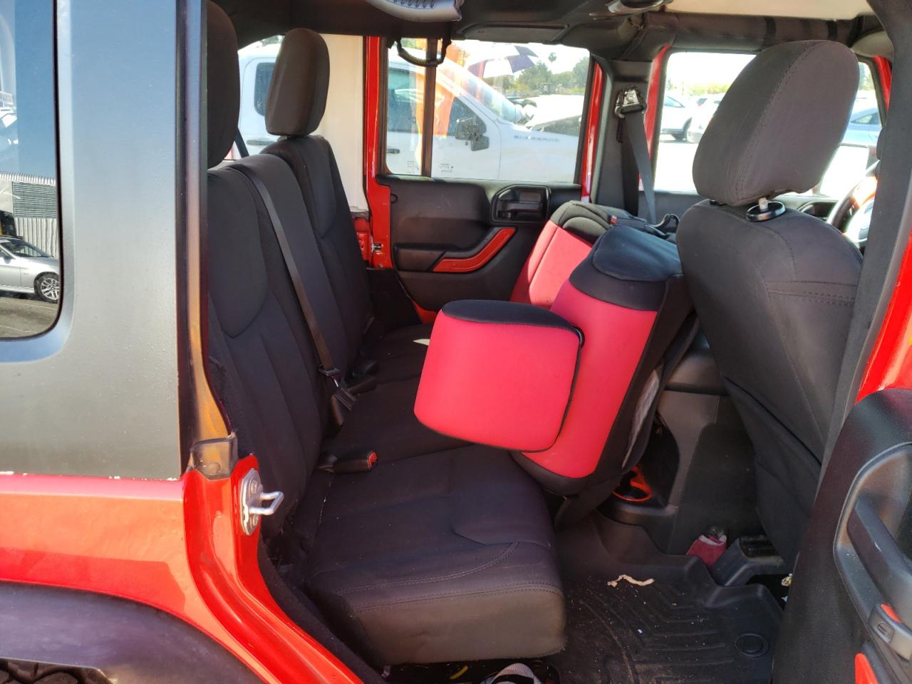 Photo 6 from auction – 2015 JEEP WRANGLER U with VIN 1C4BJWDGXFL587945