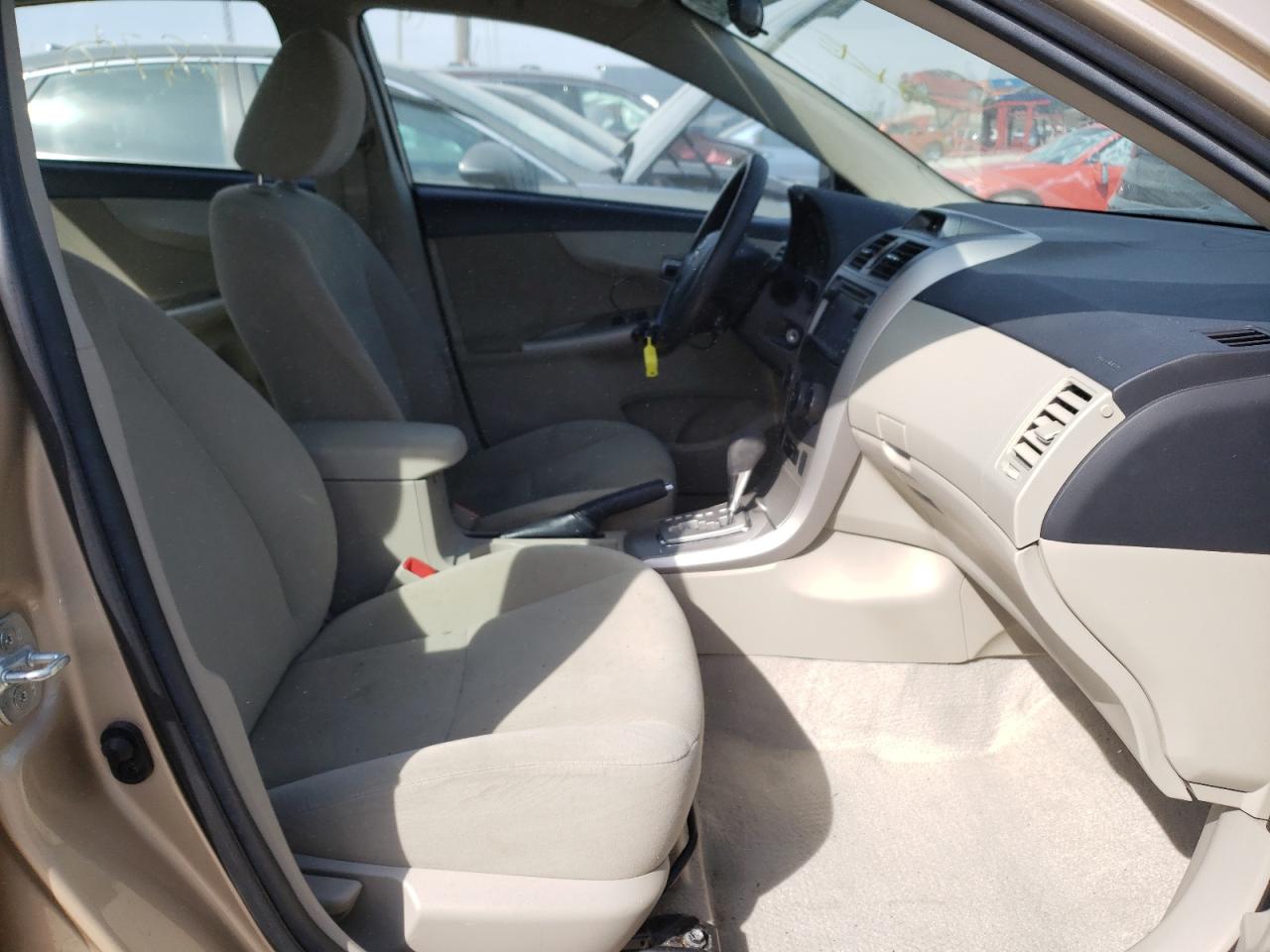 Photo 5 from auction – 2013 TOYOTA COROLLA with VIN 5YFBU4EE7DP180856
