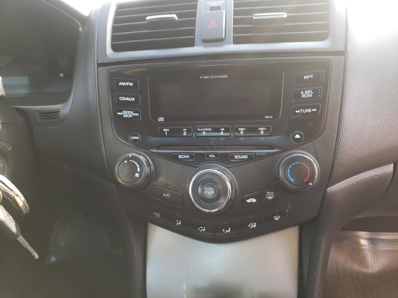 Photo 9 from auction – 2004 HONDA ACCORD with VIN 1HGCM72504A021595