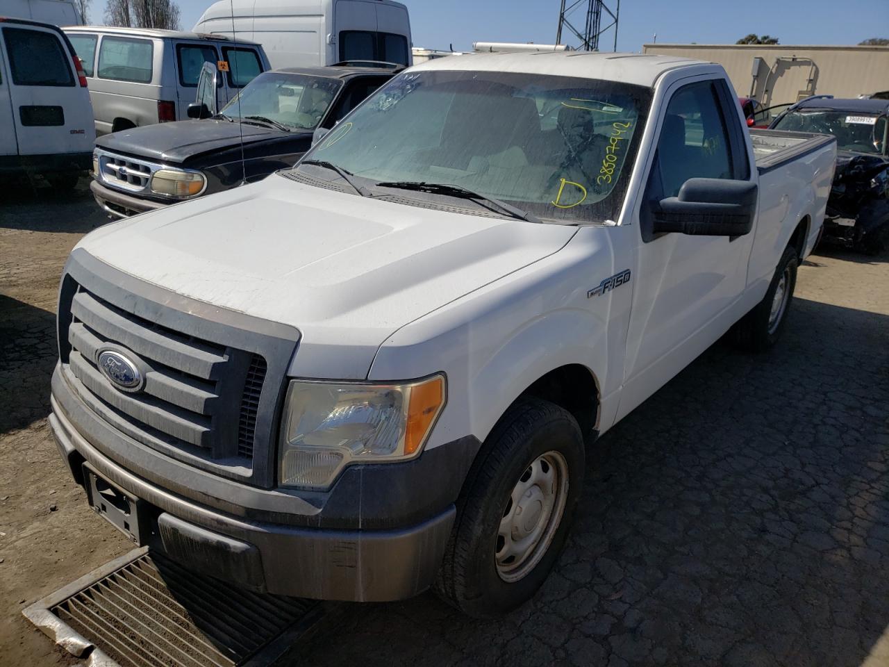Photo 2 from auction – 2011 FORD F150 with VIN 1FTMF1CF0BFC21376