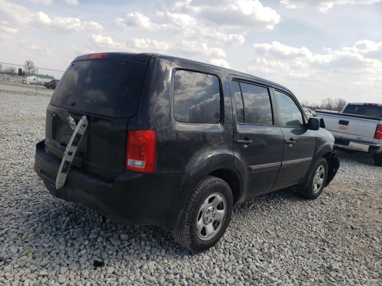 Photo 4 from auction – 2014 HONDA PILOT LX with VIN 5FNYF3H25EB012047