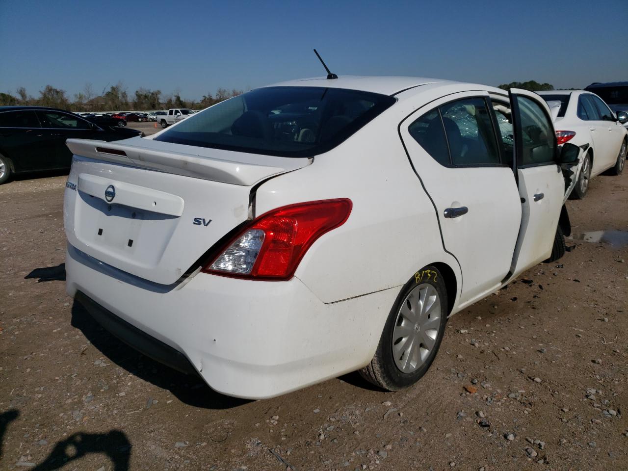 Photo 4 from auction – 2019 NISSAN VERSA S with VIN 3N1CN7AP8KL875760