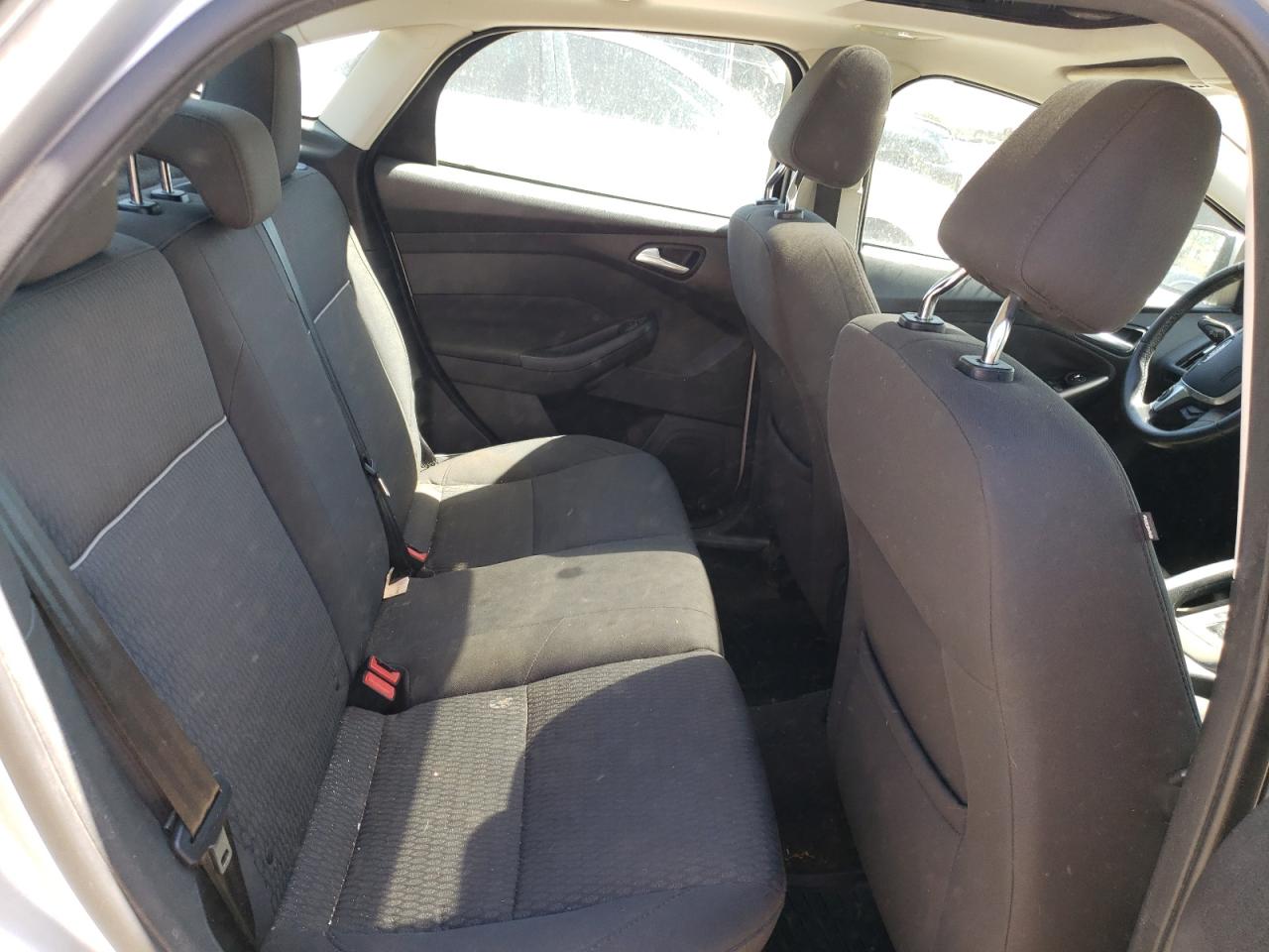 صورة رقم 6 من المزاد - 2012 FORD FOCUS SEL مع VIN 1FAHP3H20CL349982