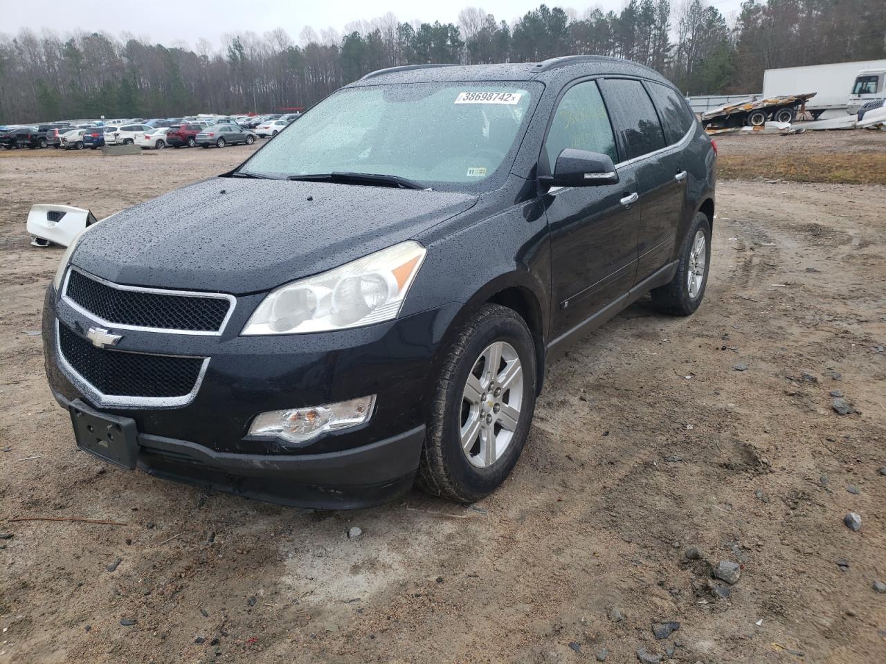 Photo 2 from auction – 2010 CHEVROLET TRAVERSE L with VIN 1GNLVFED2AS138438